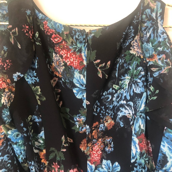 LPA Top 9 in Antique Floral - Picture 4 of 8